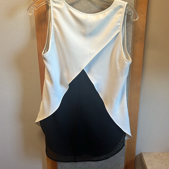 Cabi sleeveless blouse - Picture 3 of 4
